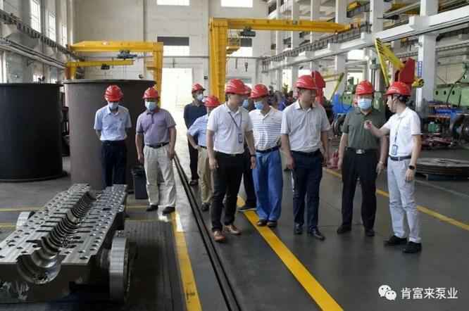 董事长、总经理陈迪，党委副书记黎宇明陪同调研组一行参观北京志远国际健康管理有限公司展览室